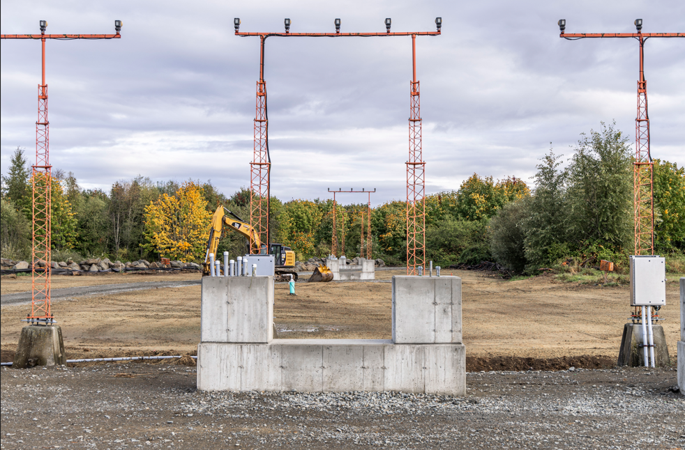 Screenshot 2024-10-23 131006 Water drop balanced on a blade of grass